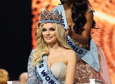 2021-ன் உலக அழகியாக போலாந்தின் கரோலினா தேர்வு