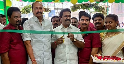 மன்னாா்குடியில் ராம்ராஜ் காட்டன் புதிய  ஷோரூம் திறப்பு