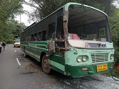 ம.பி.யில் ஓடும் பேருந்தில் தீ விபத்து: 60 பயணிகள் உயிர் தப்பினர்