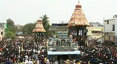 திருப்புவனம் ஸ்ரீ புஷ்பவனேஸ்வரர் கோயில் பங்குனித் திருவிழாவில் திருத்தேரோட்டம்