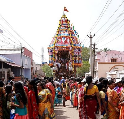 நாகை சௌந்தரராஜ பெருமாள் கோயில் தேரோட்டம்