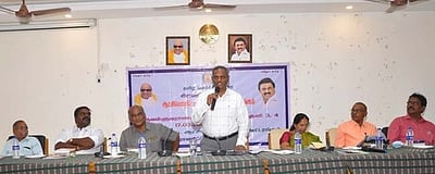 என்றும் நிலைத்திருக்கக் கூடியது தமிழ் மொழி மட்டுமே: ராணிப்பேட்டை ஆட்சியா்