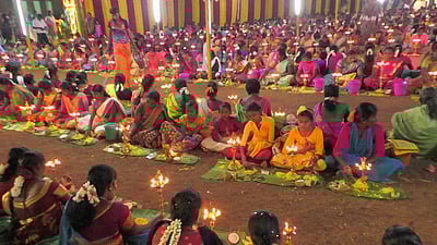 மணப்பாறை அருகே திருவிளக்கு பூஜை