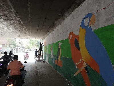 தேசிய நெடுஞ்சாலை மேம்பாலங்களில் கண்கவரும் ஓவியங்கள்