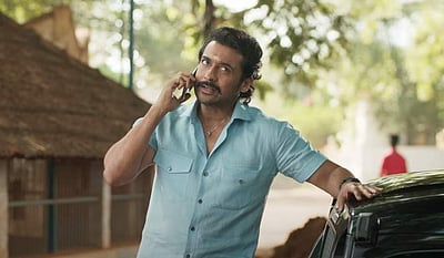 நடிகர் சூர்யாவுக்கு புரட்சி நாயகன் பட்டம் கொடுத்த சத்யராஜ்: ''எம்ஜிஆருக்கு பிறகு...''