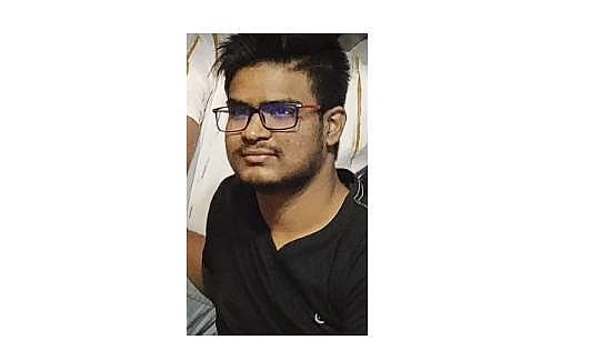 உக்ரைன்: உணவுக்காக காத்திருந்தபோது பலியான இந்திய மாணவா்