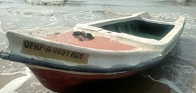 கோடியக்கரையில் கரை ஒதுங்கிய ஆளில்லா இலங்கைப் படகு