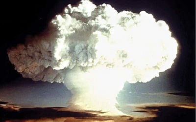 அச்சுறுத்தும் அணு ஆயுதம்!