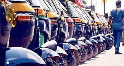பயணக் கட்டணம் உயருகிறது: ஆட்டோவுக்கு ரூ. 30, டாக்ஸிக்கு ரூ.210 அதிகம்