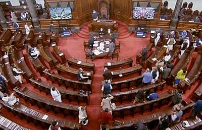 பெட்ரோல், டீசல் விலை: அமளியால் மாநிலங்களவை ஒத்திவைப்பு