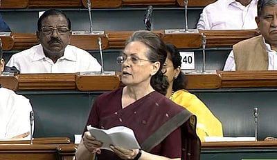 குழந்தைகளுக்கு ஊட்டச்சத்து உணவு தேவை: மக்களவையில் சோனியா காந்தி