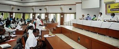 மண் குவாரிகளை அனுமதிக்கும் முன்பாக உரிய ஆய்வை உறுதி செய்யவேண்டும்