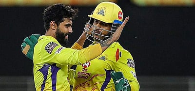 கேப்டன் பதவியிலிருந்து விலக தோனி எப்போது முடிவெடுத்தார்?