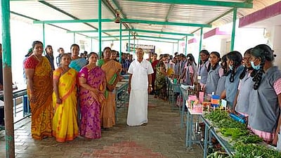 அரசு பெண்கள் பள்ளியில் அறிவியல் கண்காட்சி