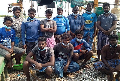 ராமேசுவரம் மீனவா்கள் 16 போ் இலங்கை கடற்படையினரால் சிறைபிடிப்பு: வேலை நிறுத்தப் போராட்டம் அறிவிப்பு