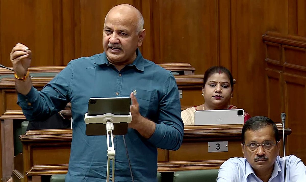 பொய்களின் குவியல்:பாஜக, காங்கிரஸ் விமா்சனம்