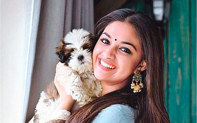 செல்லப்பிராணியுடன் கீர்த்தி