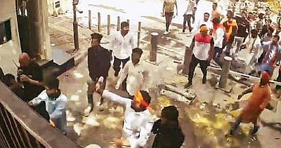 'கேஜரிவால் மன்னிப்பு கேட்க வேண்டும்; இல்லையெனில் போராட்டம் தொடரும்' - தேஜஸ்வி சூர்யா