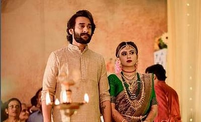 'தகதகன்னு மின்னலாம்...' காதலியை கரம்பிடித்த 'வலிமை' நடிகர்: திருமண புகைப்படங்கள்