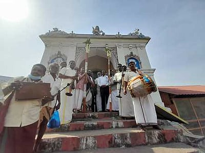 சித்திரைத் திருவிழா தோ்ப்பந்தல் முகூா்த்தக்கால் நடும் விழா