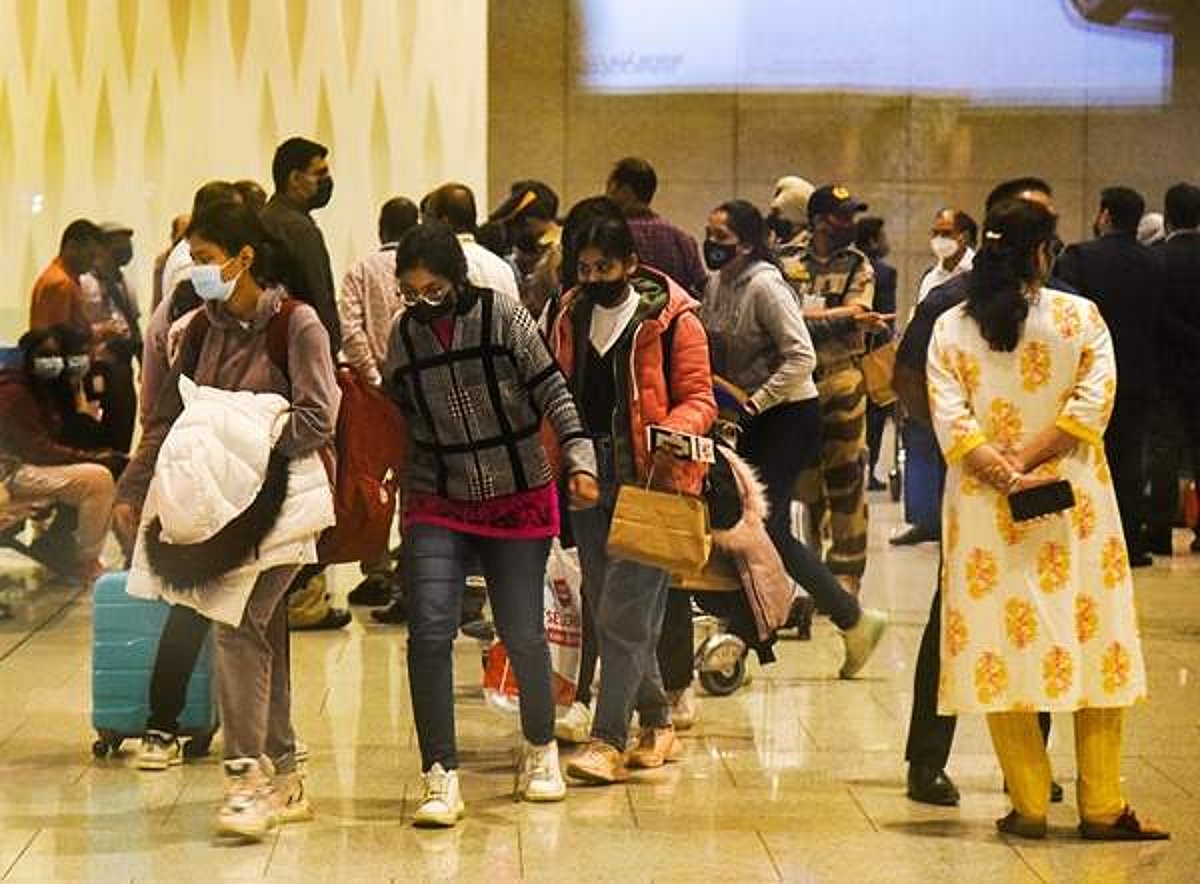 அன்று மகனை மீட்க 1,400 கி.மீ. சென்றவர்: இன்று உக்ரைனிலிருக்கும் மகனை எதிர்பார்த்து..