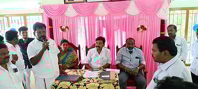 விருதுநகா்: பேரூராட்சிகளில் திமுகவினா் தலைவா், துணைத் தலைவா்களாக போட்டியின்றித் தோ்வு