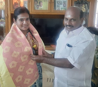 அனைத்து அடிப்படை வசதிகளும் மக்களுக்கு கிடைக்க பாடுபடுவேன்: கரூா் மாநகராட்சி மேயா் வேட்பாளா் உறுதி