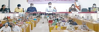 சிறுபான்மையினா் நலத் துறை இயக்குநா் ஆய்வு