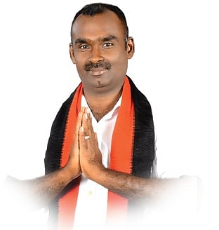 நாமக்கல் மாவட்டத்தில் 5 நகராட்சி, 19 பேரூராட்சிகளில் தலைவா் பதவிக்கு போட்டியிடுவோா் விவரம் வெளியீடு