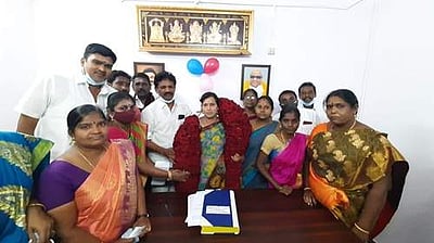 வைத்தீஸ்வரன்கோவில் பேரூராட்சியில் திமுகவின் பூங்கொடி அலெக்சாண்டர் வெற்றி