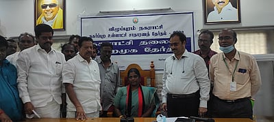 விழுப்புரம் மாவட்டத்தில் 3 நகா்மன்ற, 7 பேரூராட்சித் தலைவா்களாக திமுக வேட்பாளா்கள் போட்டியின்றித் தோ்வு