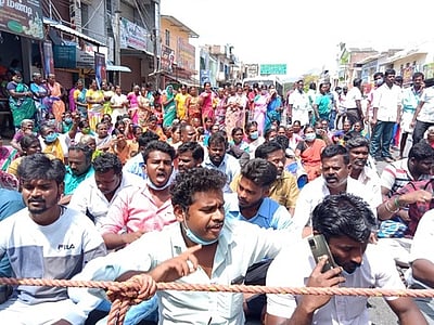 பொ.மல்லாபுரம் பேரூராட்சித் தலைவா் தோ்தலில் விசிக வேட்பாளா் தோல்வி: திமுக போட்டி வேட்பாளா் வெற்றி