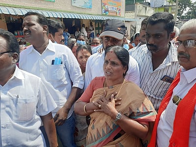 இந்திய கம்யூ.கட்சிக்கு ஒதுக்கப்பட்ட புலியூா் பேரூராட்சி தலைவா் பதவிக்கு திமுக உறுப்பினா் போட்டியின்றி தோ்வு