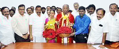 சேலம் மேயராக ஆ.ராமச்சந்திரன் பதவியேற்பு: துணை மேயரானாா் மா.சாரதாதேவி