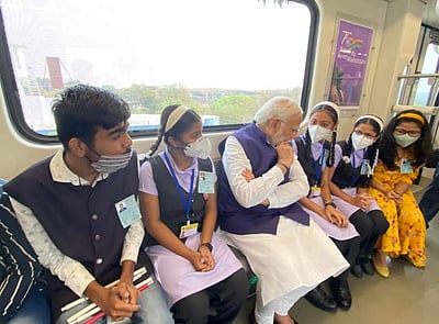 புணே மெட்ரோ ரயில் திட்டம்: பிரதமா் மோடி தொடக்கிவைத்தார்