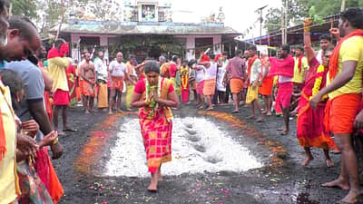 மருங்காபுரிஜமீன் ஸ்ரீ பகவதி அம்மன் கோவிலில் பூக்குழி திருவிழா