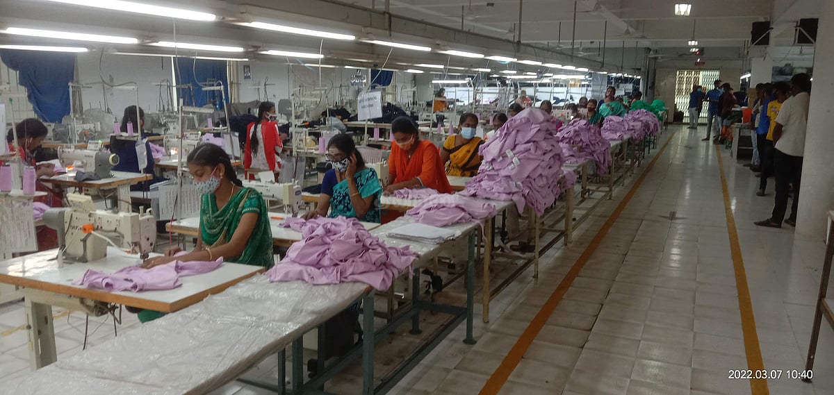 திருப்பூர் பின்னலாடைத் தொழிலில் முத்திரை பதிக்கும் வடமாநிலப் பெண் தொழிலாளர்கள்