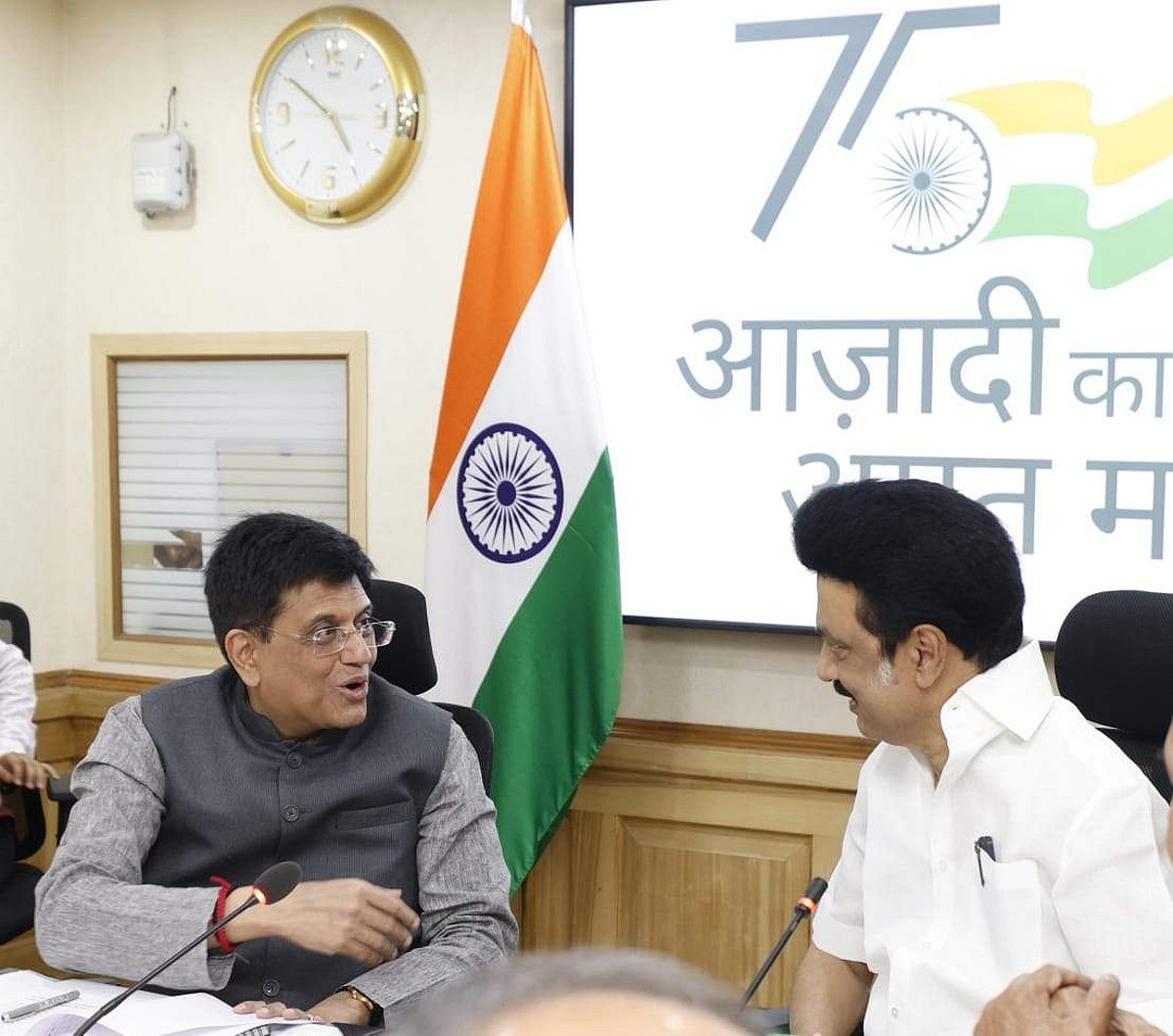 மத்திய வா்த்தகத் துறை அமைச்சா் - தமிழக முதல்வா் சந்திப்பு: 7 கோரிக்கைகள் வலியுறுத்தல்