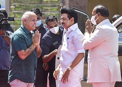 தில்லி அரசுப் பள்ளியை பார்வையிட்டார் முதல்வர் ஸ்டாலின் (விடியோ)