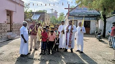 அத்திகுளத்தில் குருத்தோலை ஞாயிறு பவனி சிறப்பு பிரார்த்தனை