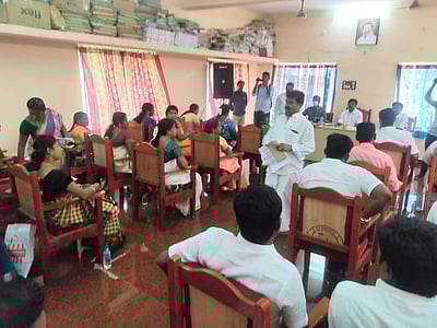 சொத்து வரி உயர்வுக்கு எதிர்ப்பு: மானாமதுரை நகர்மன்ற கூட்டத்தில் அதிமுக வெளிநடப்பு