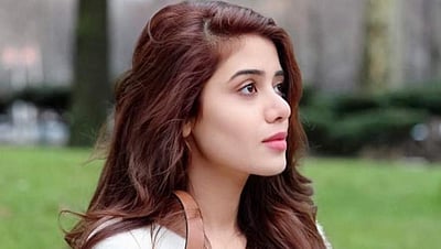 ஐபிஎல் போட்டி ஒளிபரப்பில் கேமராவின் கவனத்தை ஈர்த்த இந்தப் பெண் யார்?