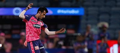 அதிக விக்கெட்டுகள்: உமேஷ் யாதவை முந்திய சஹால்