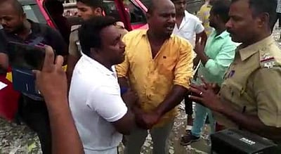 சேலத்தில் திரையரங்கின் கண்ணாடியை உடைத்த விஜய் ரசிகர் கைது