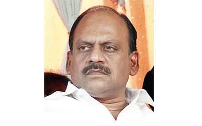 திமுக முன்னாள் அமைச்சர் தா.மோ. அன்பரசன் மீது நில அபகரிப்பு வழக்கு 