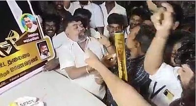 கோவையில் பீஸ்ட் திரைப்படம் வெளியீடு..! விஜய் ரசிகர்கள் உற்சாக கொண்டாட்டம்..!