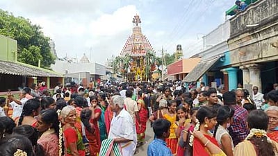 மேல்சித்தாமூா் ஸ்ரீபாா்சுவநாதா் கோயில் தேரோட்டம்