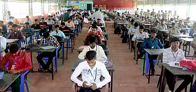 பாலிடெக்னிக் கல்லூரி வேலைவாய்ப்பு முகாமில் 112 பேருக்கு பணியாணை