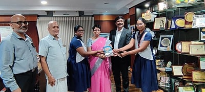 தேசிய மாணவா் அறிவியல் தோ்வில் பரணி பள்ளி மாணவிகள் சிறப்பிடம்