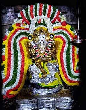 வதான்யேஸ்வரா் கோயிலில் குருபெயா்ச்சி வழிபாடு